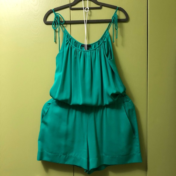 Theory Silk Short Romper in mint 🌊 - Picture 2 of 3